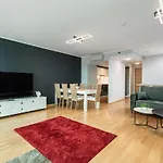 Airhome - Heart Of Center Appartamento Reval
