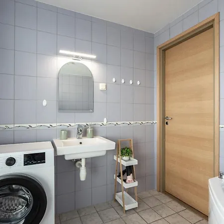 Airhome - Heart Of Center Apartament