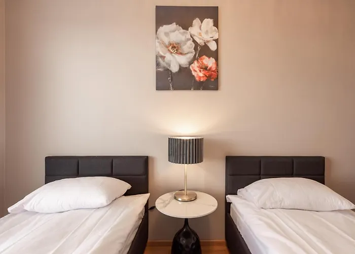 Airhome - Heart Of Center