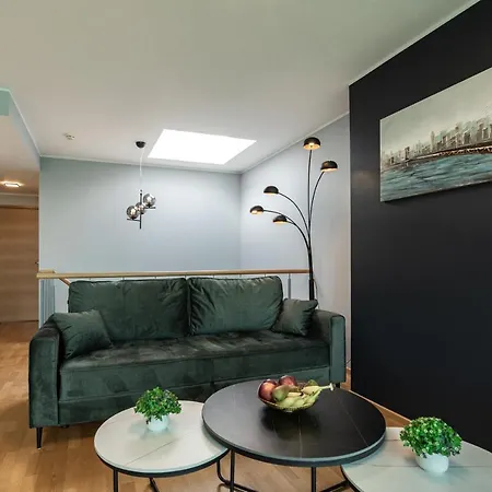 Airhome - Heart Of Center